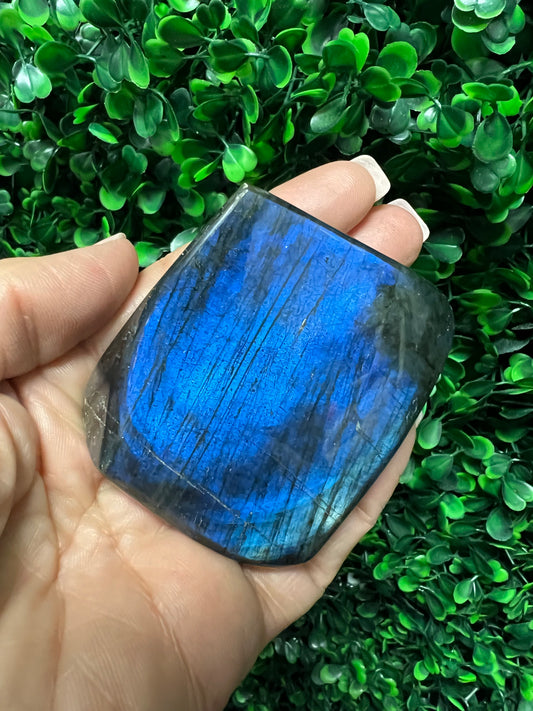 FLASHY  LABRADORITE CRYSTAL
